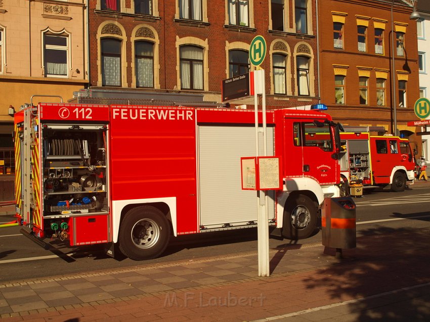 Feuer 3 Koeln Muelheim Berlinerstr P253.JPG